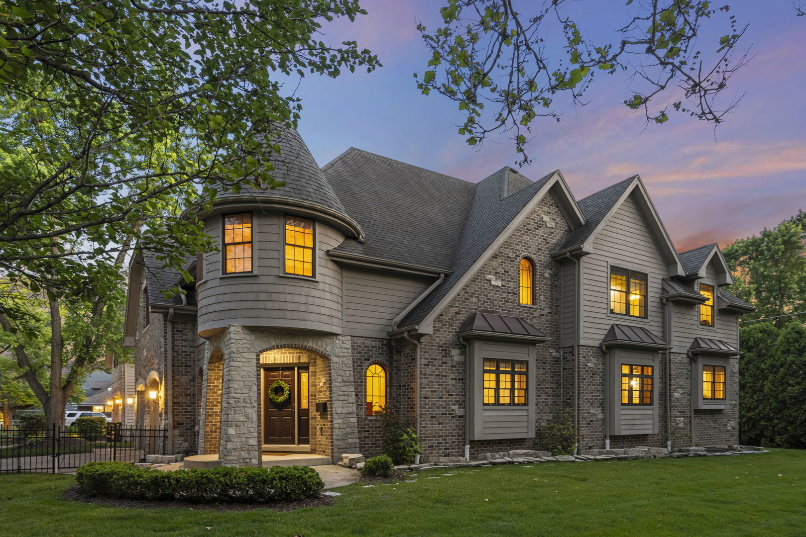 Photo of 605 Thornwood Drive, Naperville, IL 60540