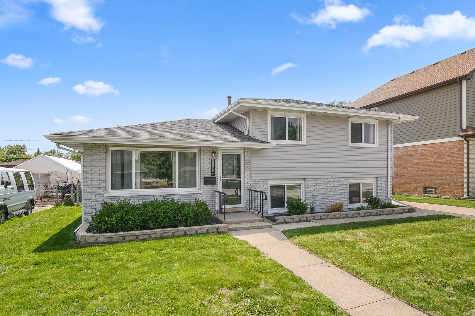 Photo of 10403 Barnard Drive, Chicago Ridge, IL 60415