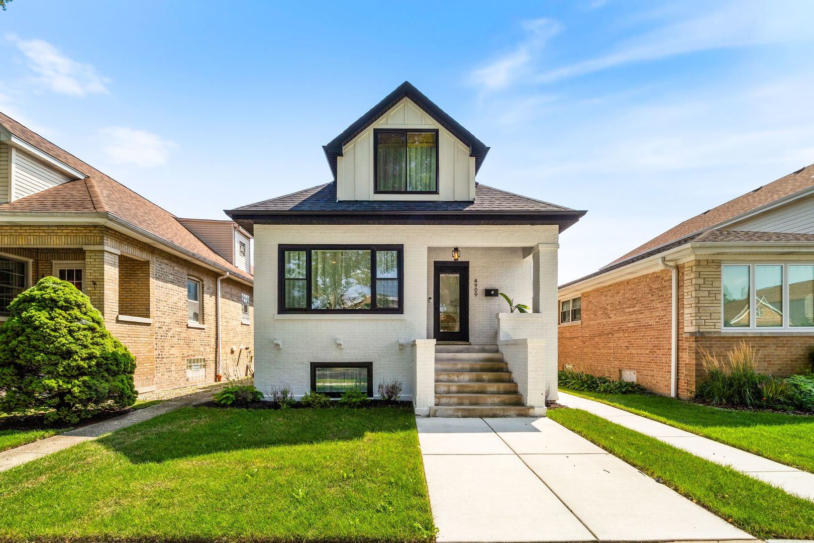 Photo of 4909 N Merrimac Avenue, Chicago, IL 60630