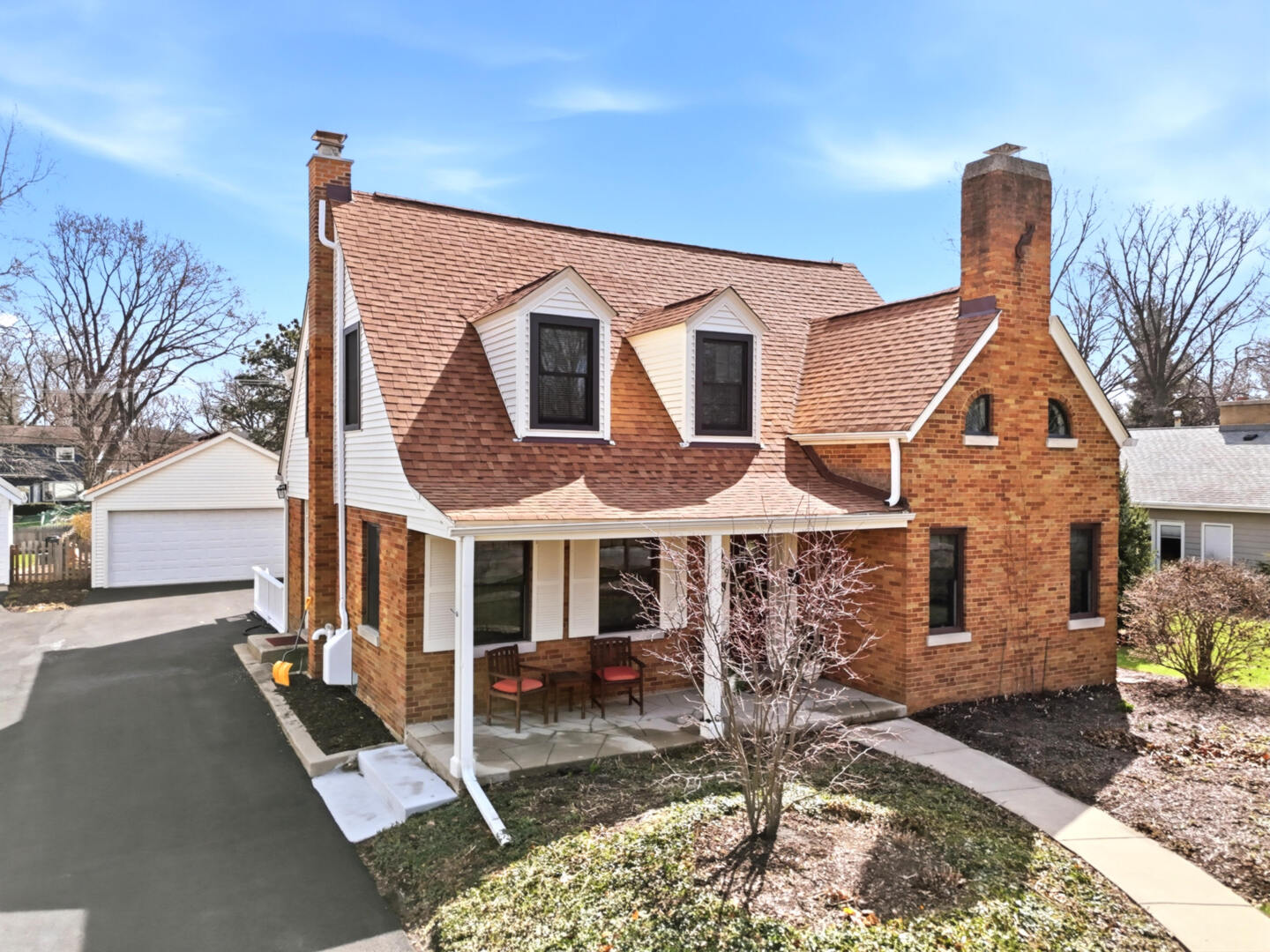 Photo of 909 S Wheaton Avenue, Wheaton, IL 60189