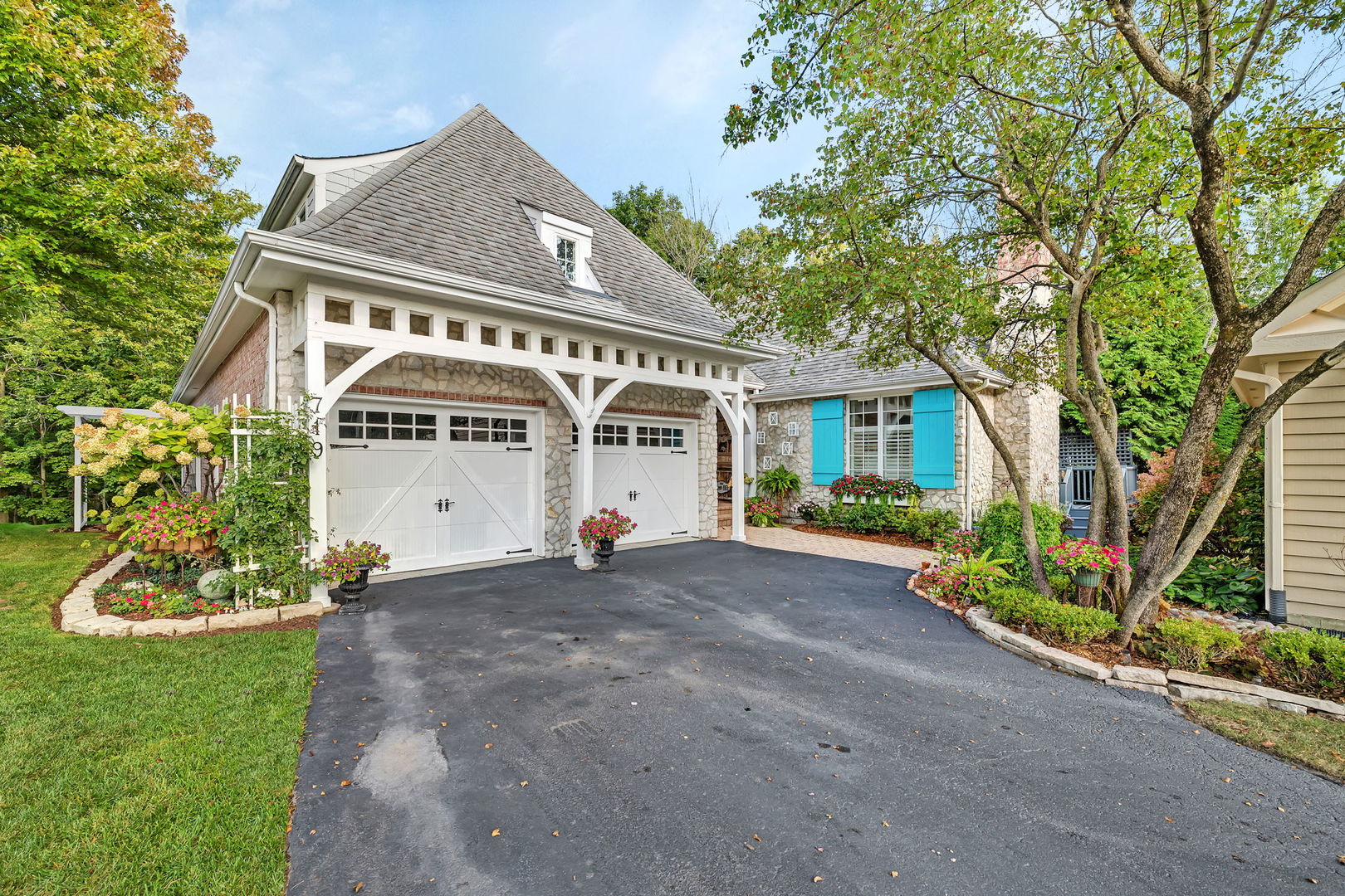 Photo of 719 Stonebridge Road, Frankfort, IL 60423