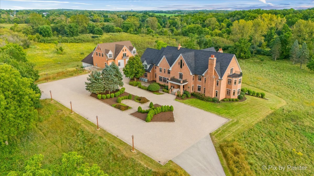 Photo of 5N719 Castle Drive, St. Charles, IL 60175