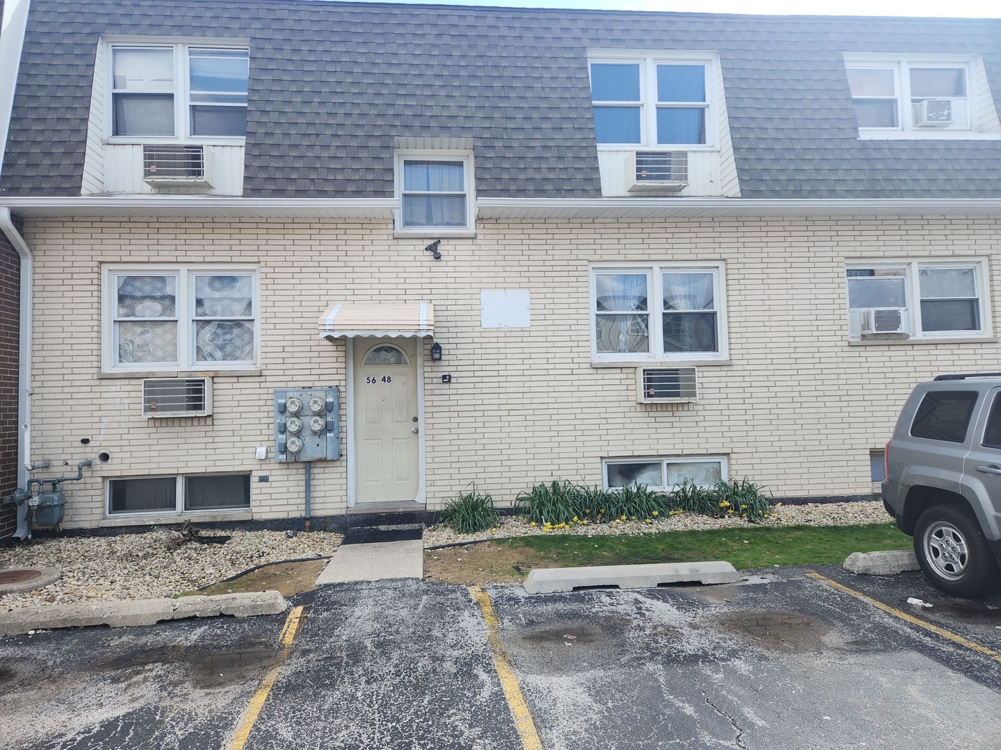 Photo of 5648 Saint James Court, Oak Lawn, IL 60453