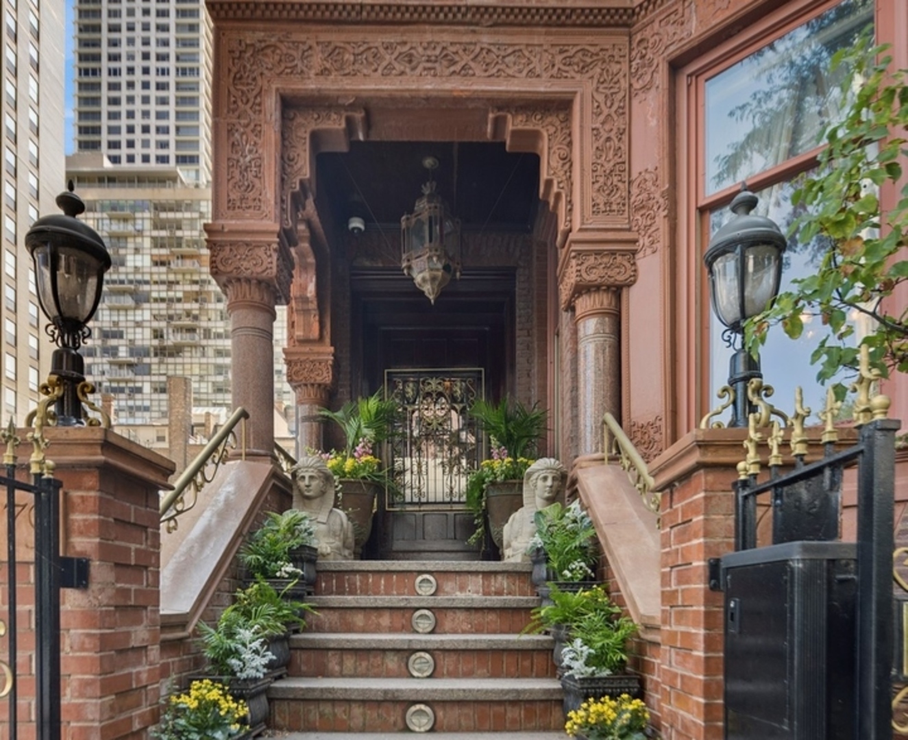 Photo of 79 E Cedar Street, Chicago, IL 60611