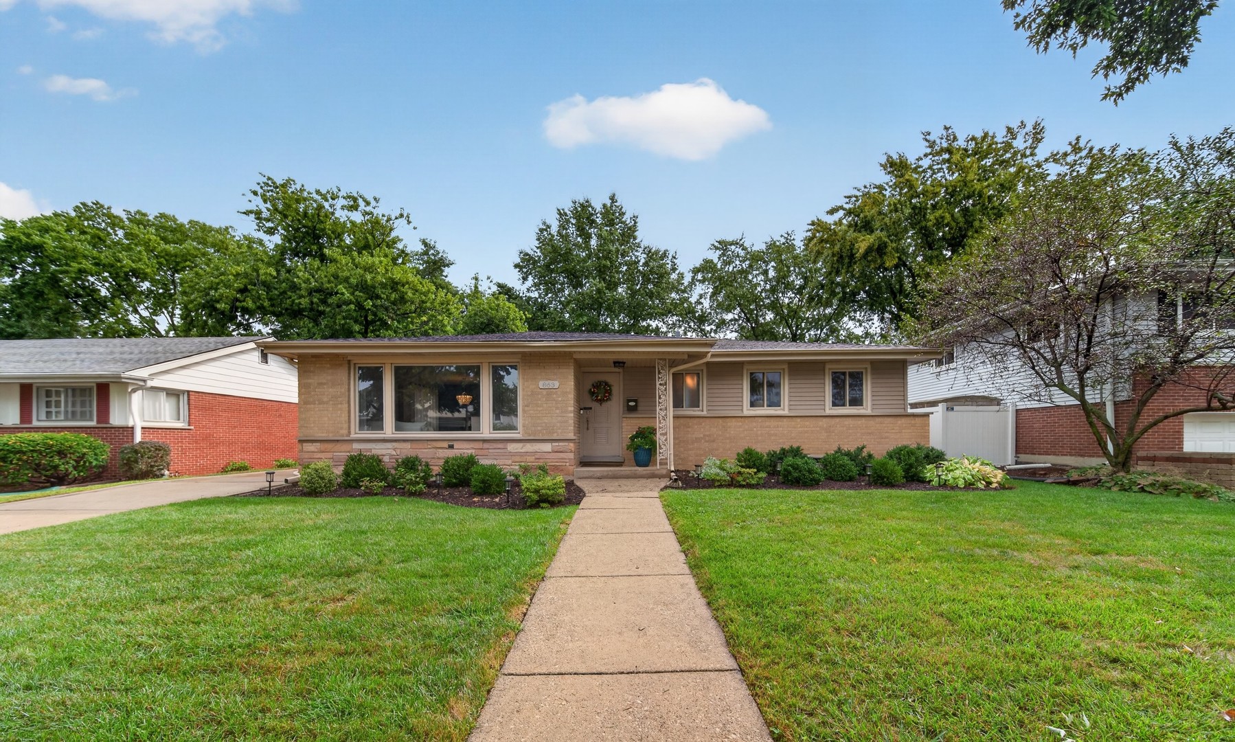 Photo of 863 S Cedar Avenue, Elmhurst, IL 60126