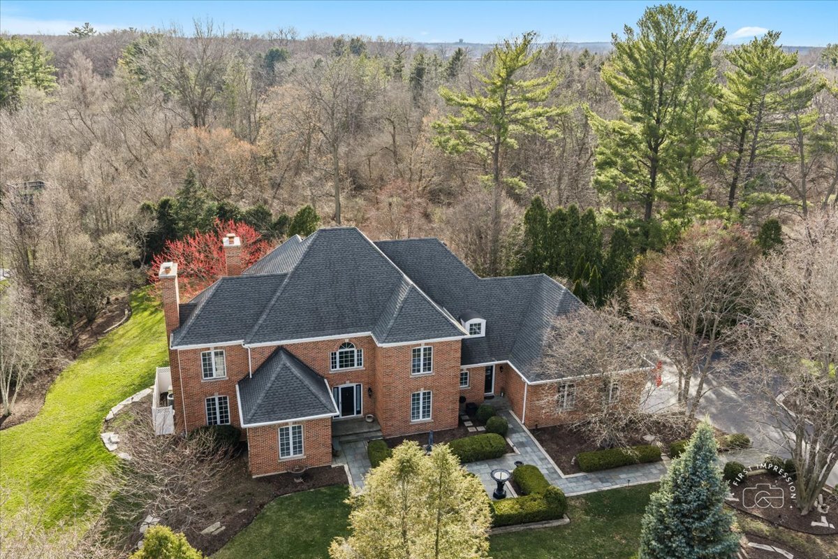 Photo of 825 PERSIMMON Drive, St. Charles, IL 60174