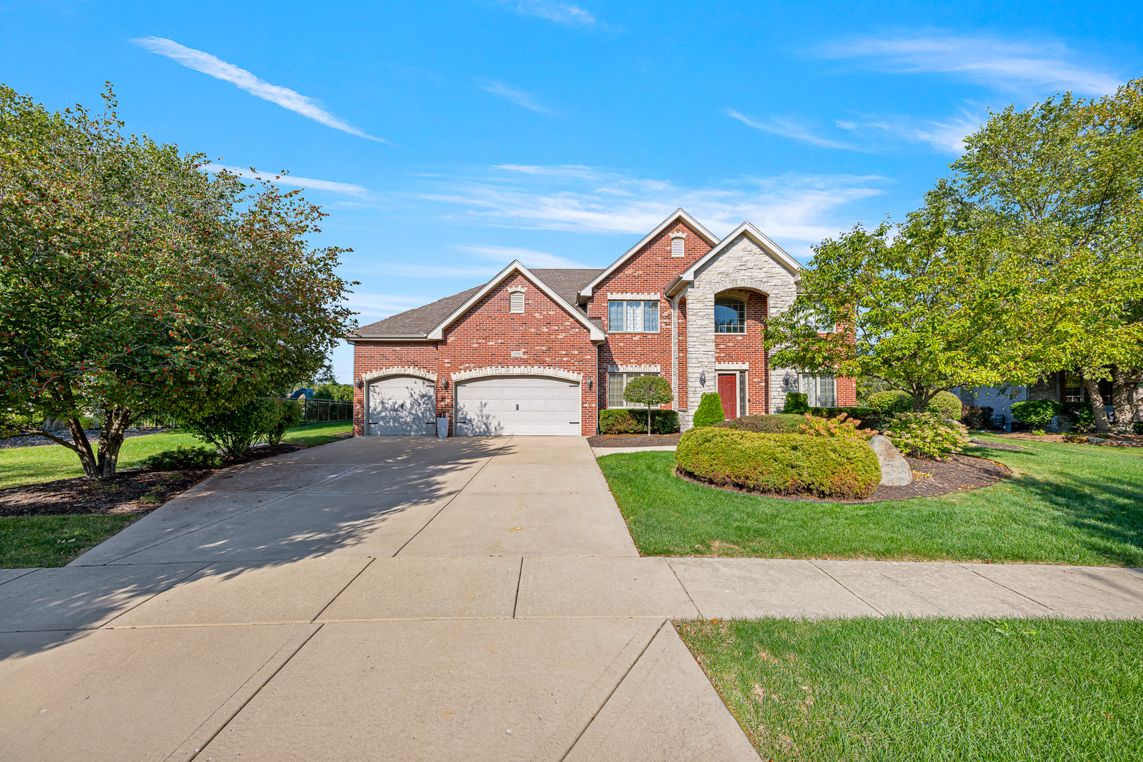 Photo of 1990 Edgeview Drive, New Lenox, IL 60451