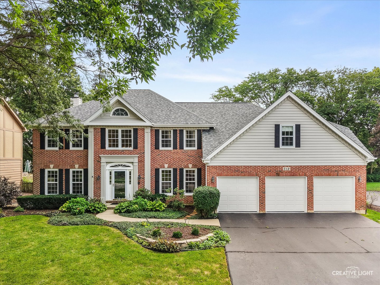 Photo of 712 Burgess Hill Road, Naperville, IL 60565