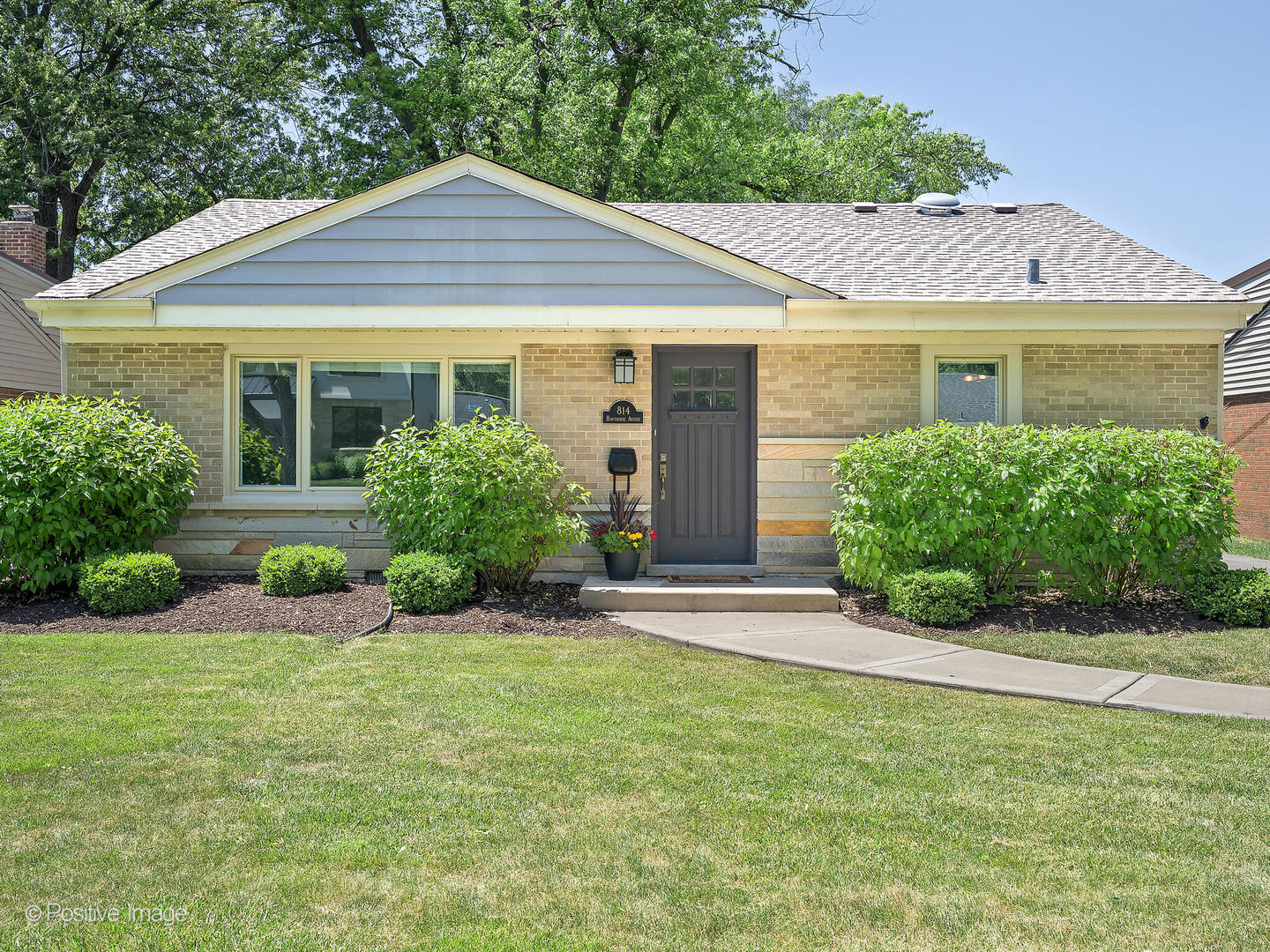Photo of 814 S HAWTHORNE Avenue, Elmhurst, IL 60126
