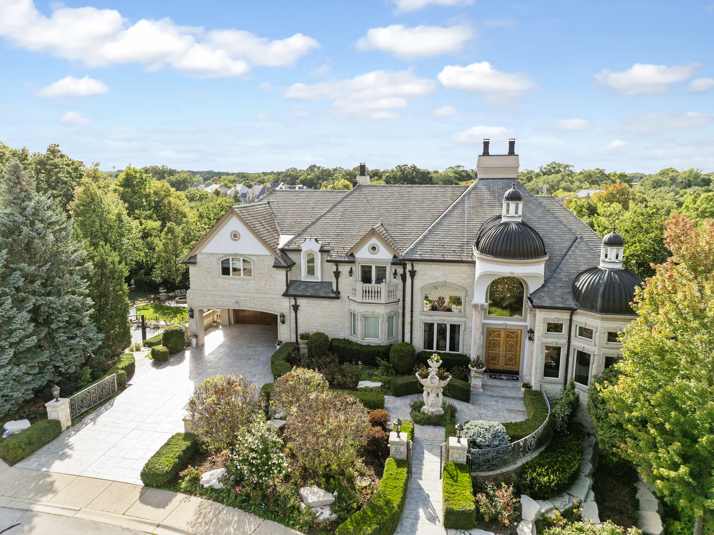 Photo of 51 Ford Lane, Naperville, IL 60565