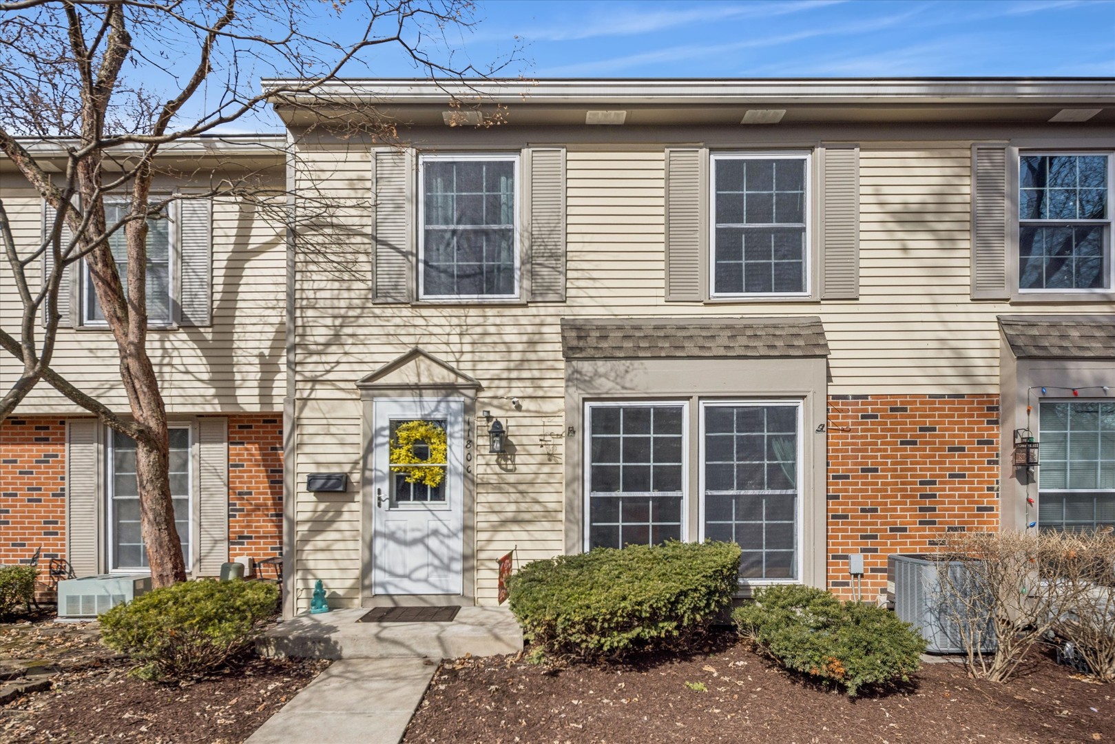 Photo of 1180 Mount Vernon Court, Wheaton, IL 60189