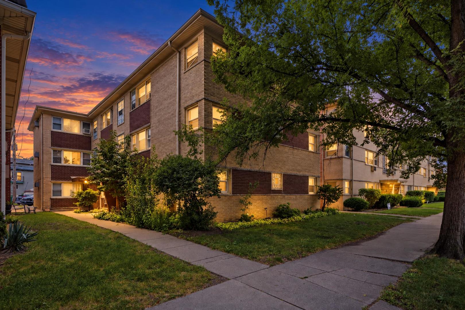 Photo of 5547 W Higgins Avenue, Chicago, IL 60630