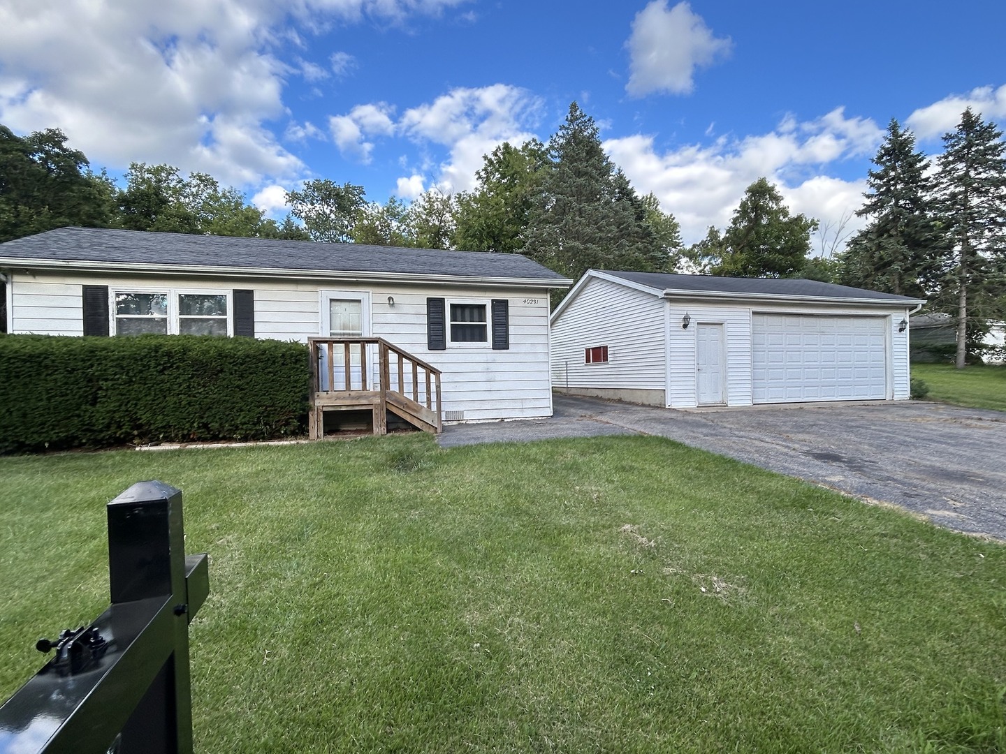 Photo of 40231 N Dell Drive, Antioch, IL 60002