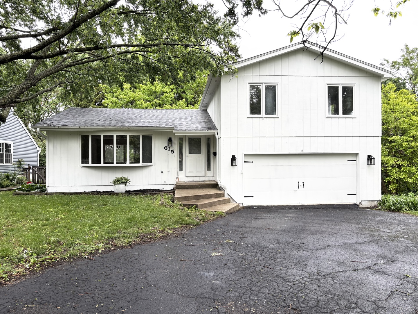 Photo of 615 N Blanchard Street, Wheaton, IL 60187