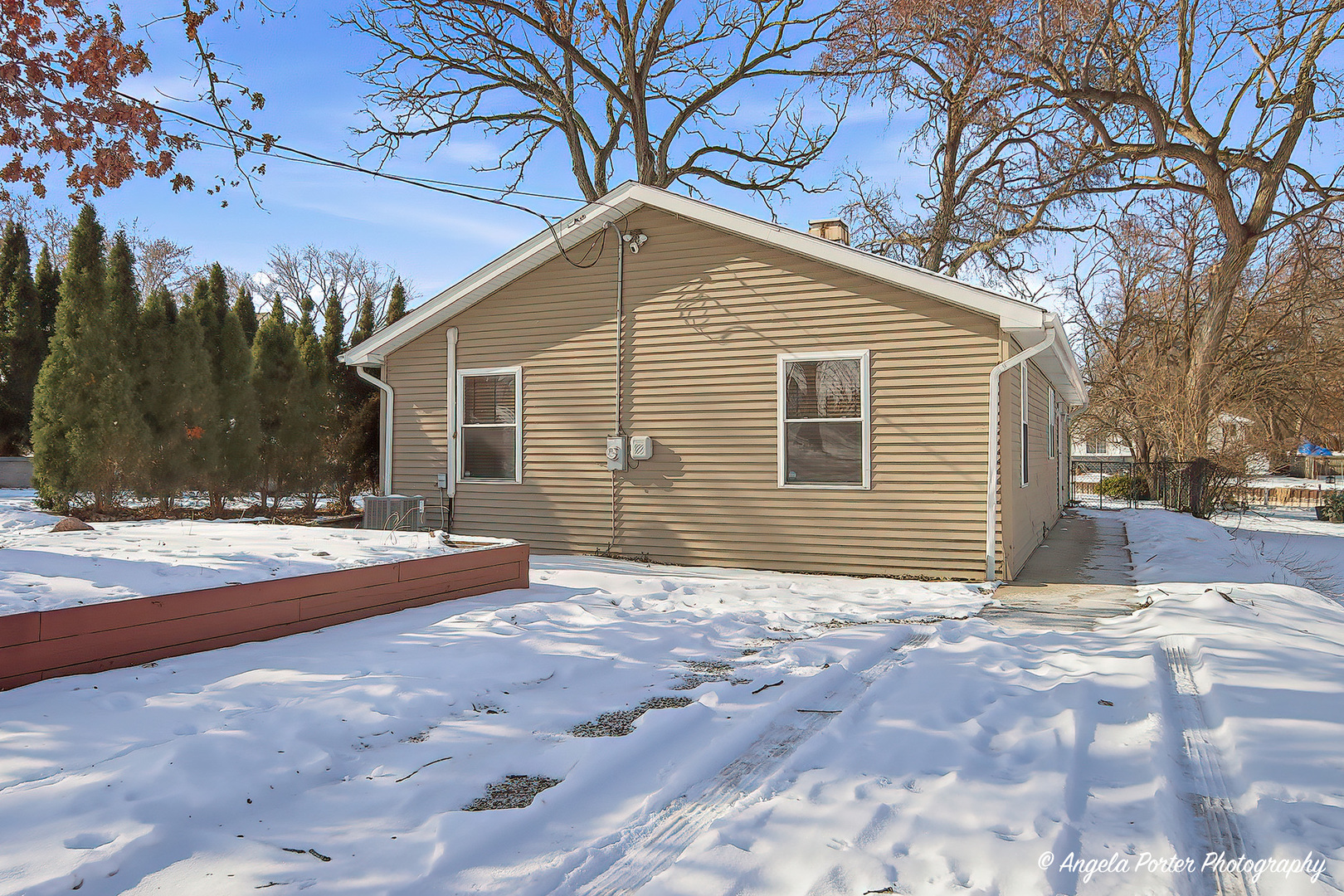 Photo of 39450 N Circle Avenue, Antioch, IL 60002