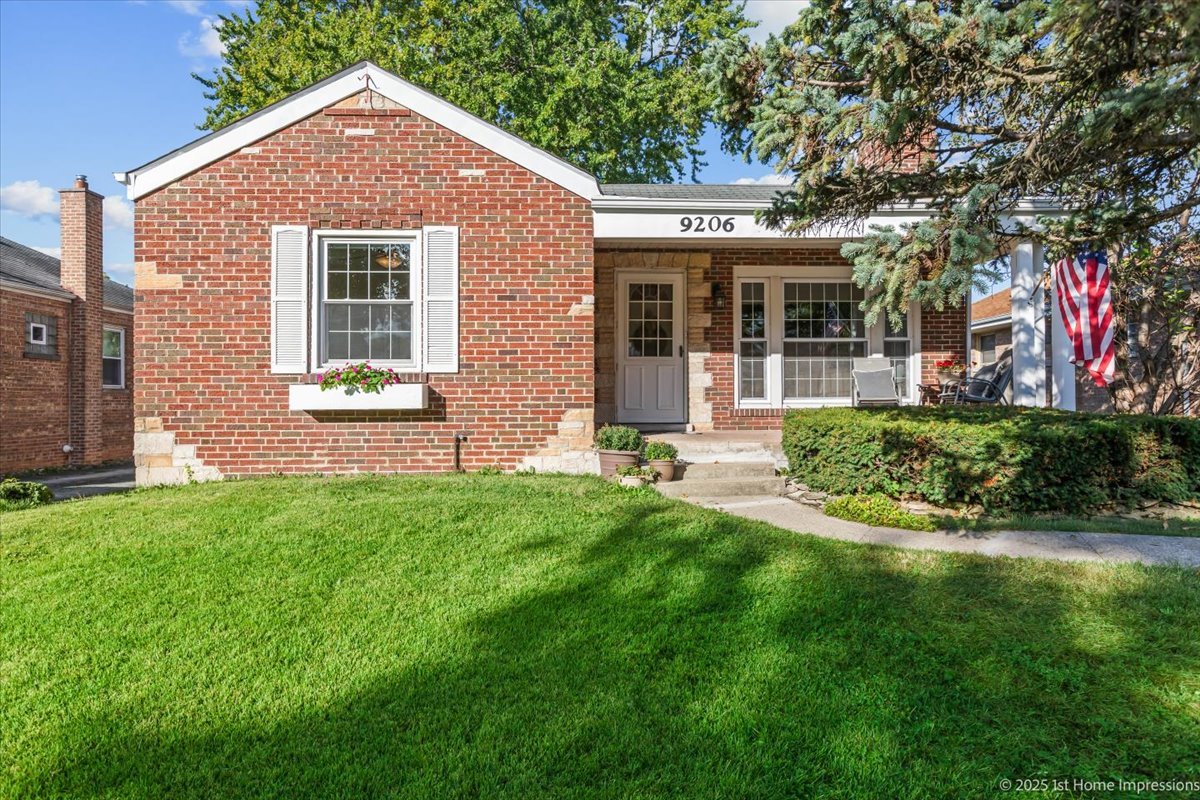 Photo of 9206 S Troy Avenue, Evergreen Park, IL 60805
