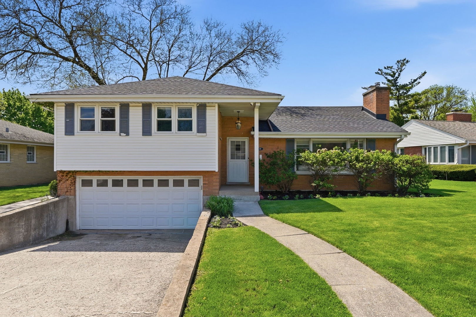 Photo of 389 Michael John Drive, Park Ridge, IL 60068