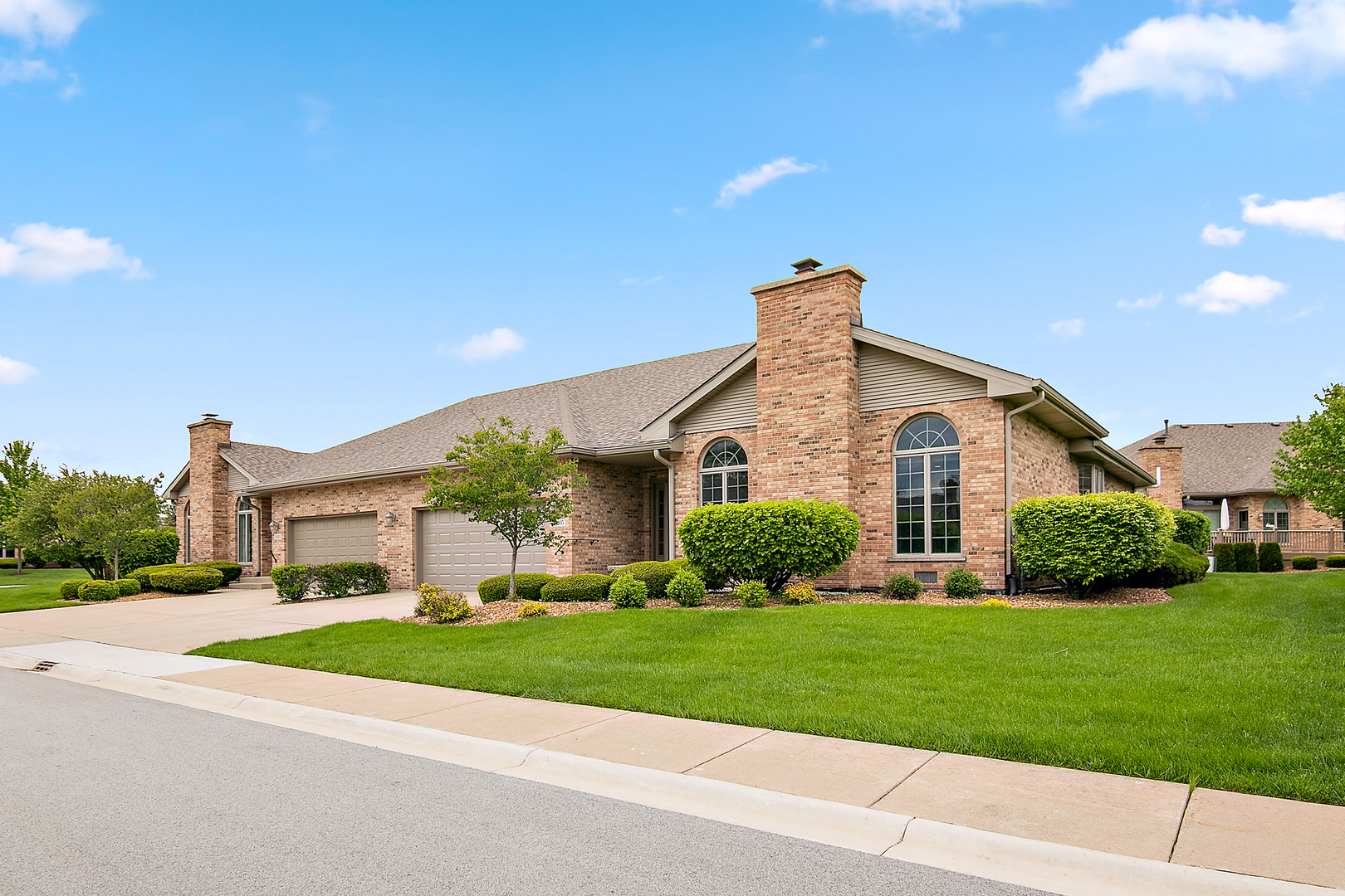 Photo of 21205 Arbour Walk Drive, Frankfort, IL 60423