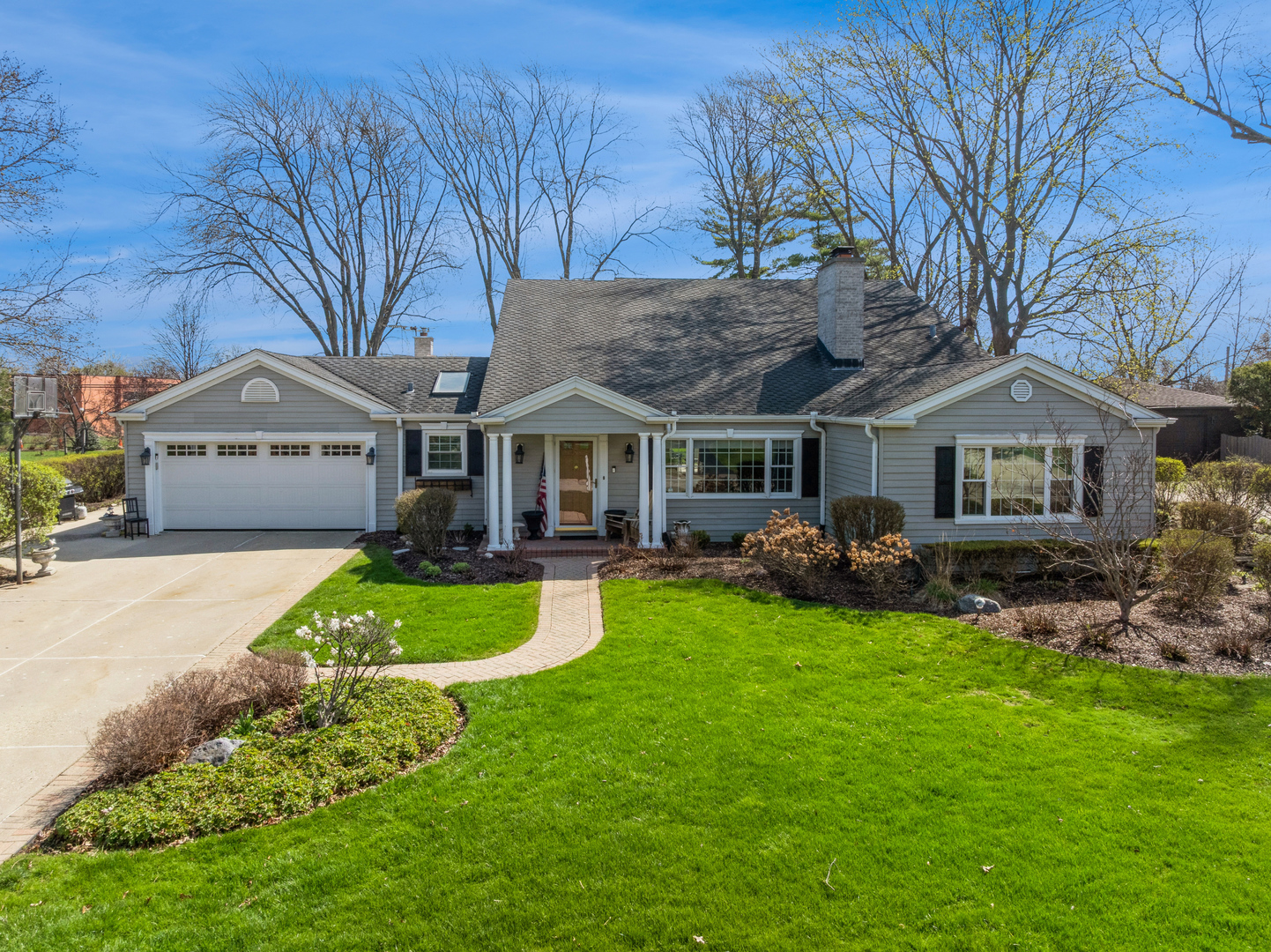 Photo of 819 S Beverly Lane, Arlington Heights, IL 60005