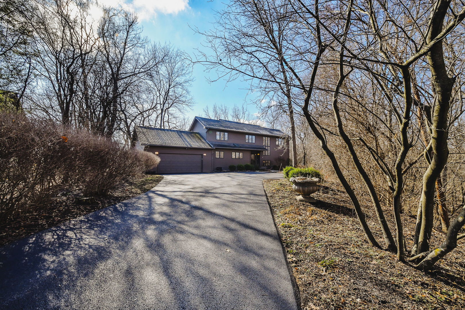 Photo of 1907 Shoreline Drive, St. Charles, IL 60174
