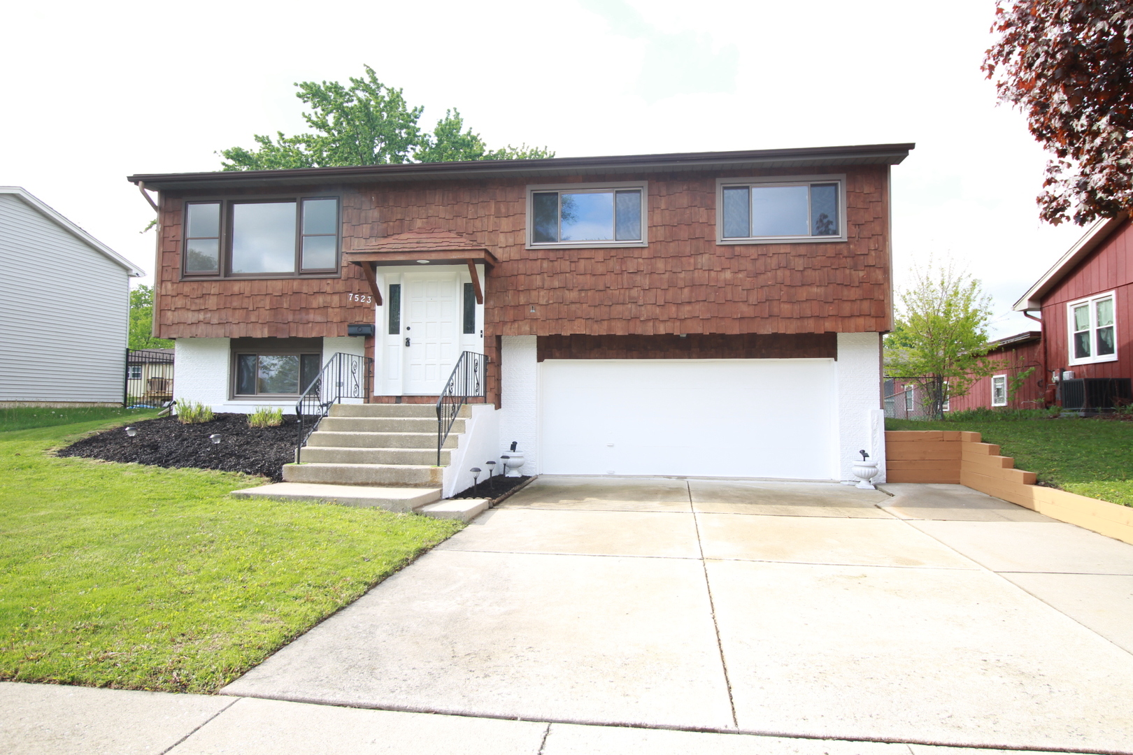 Photo of 7523 Nottingham Drive, Tinley Park, IL 60477