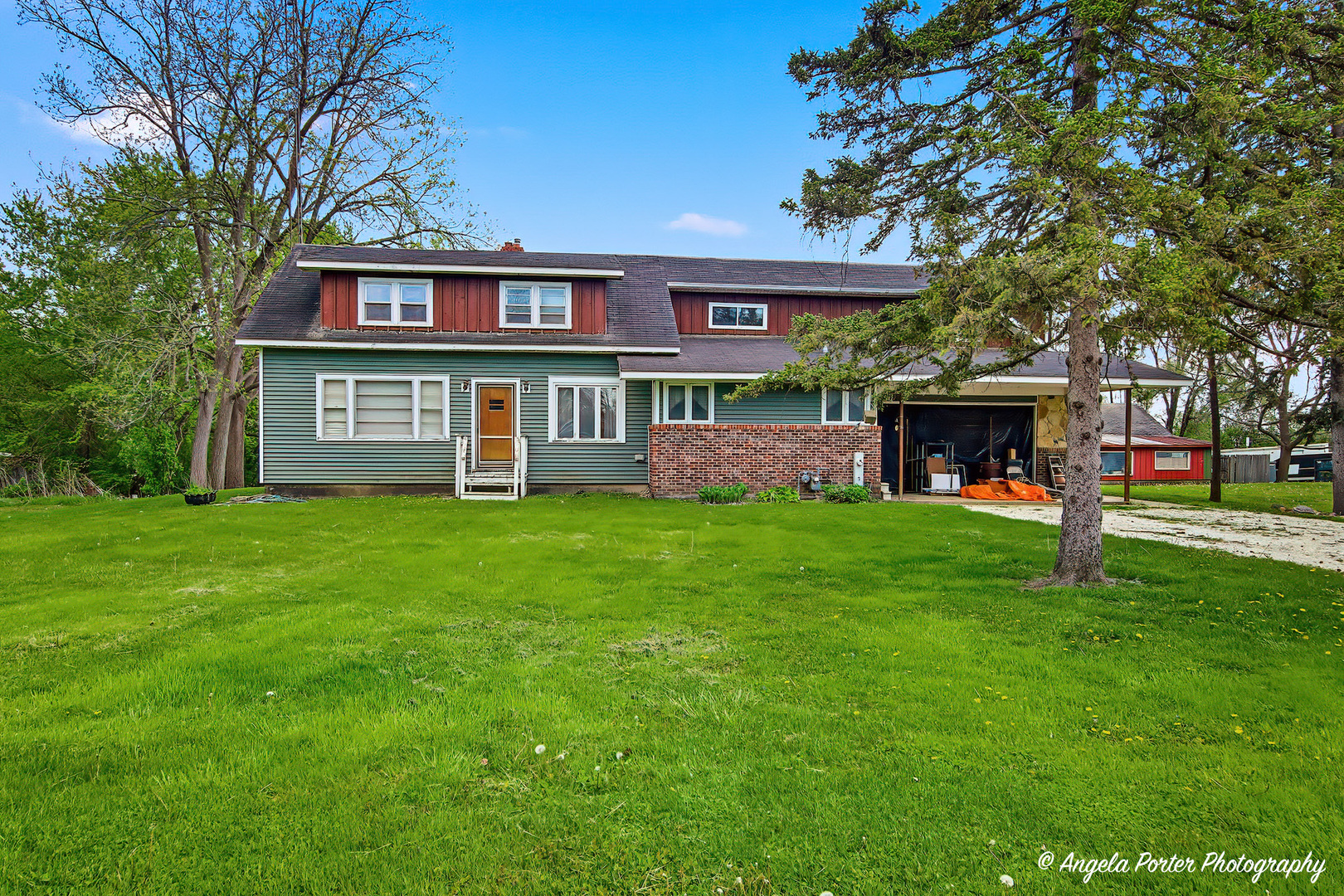 Photo of 42177 N Lake Avenue, Antioch, IL 60002