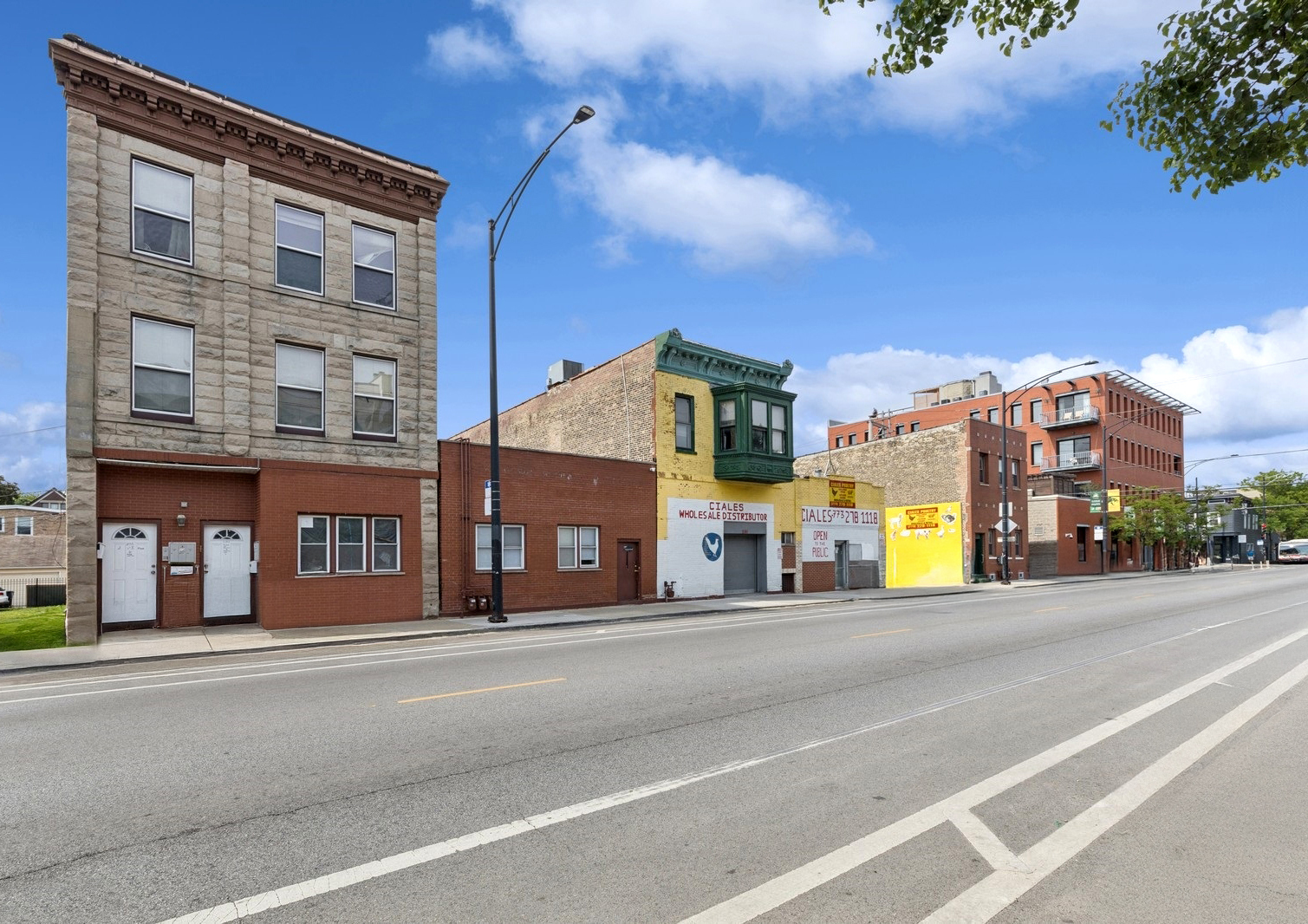 Photo of 2135 W Armitage Avenue, Chicago, IL 60647