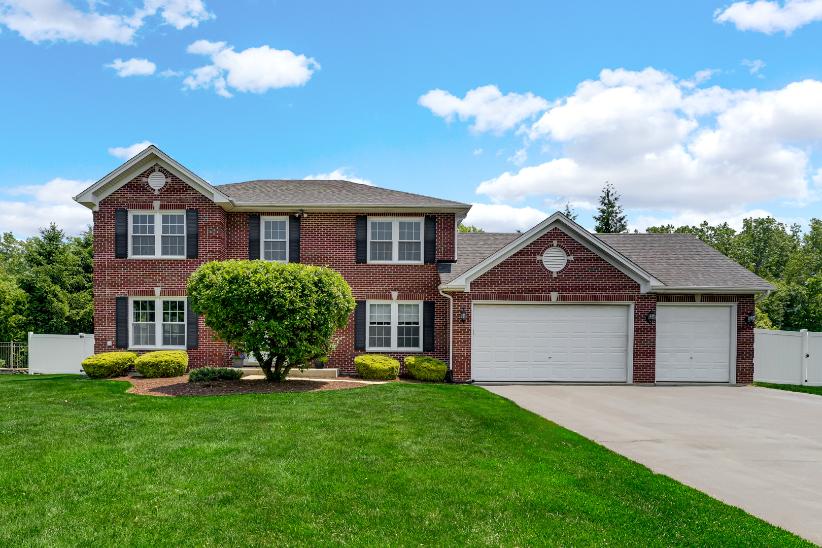 Photo of 1405 Mallard Lane, Hoffman Estates, IL 60192