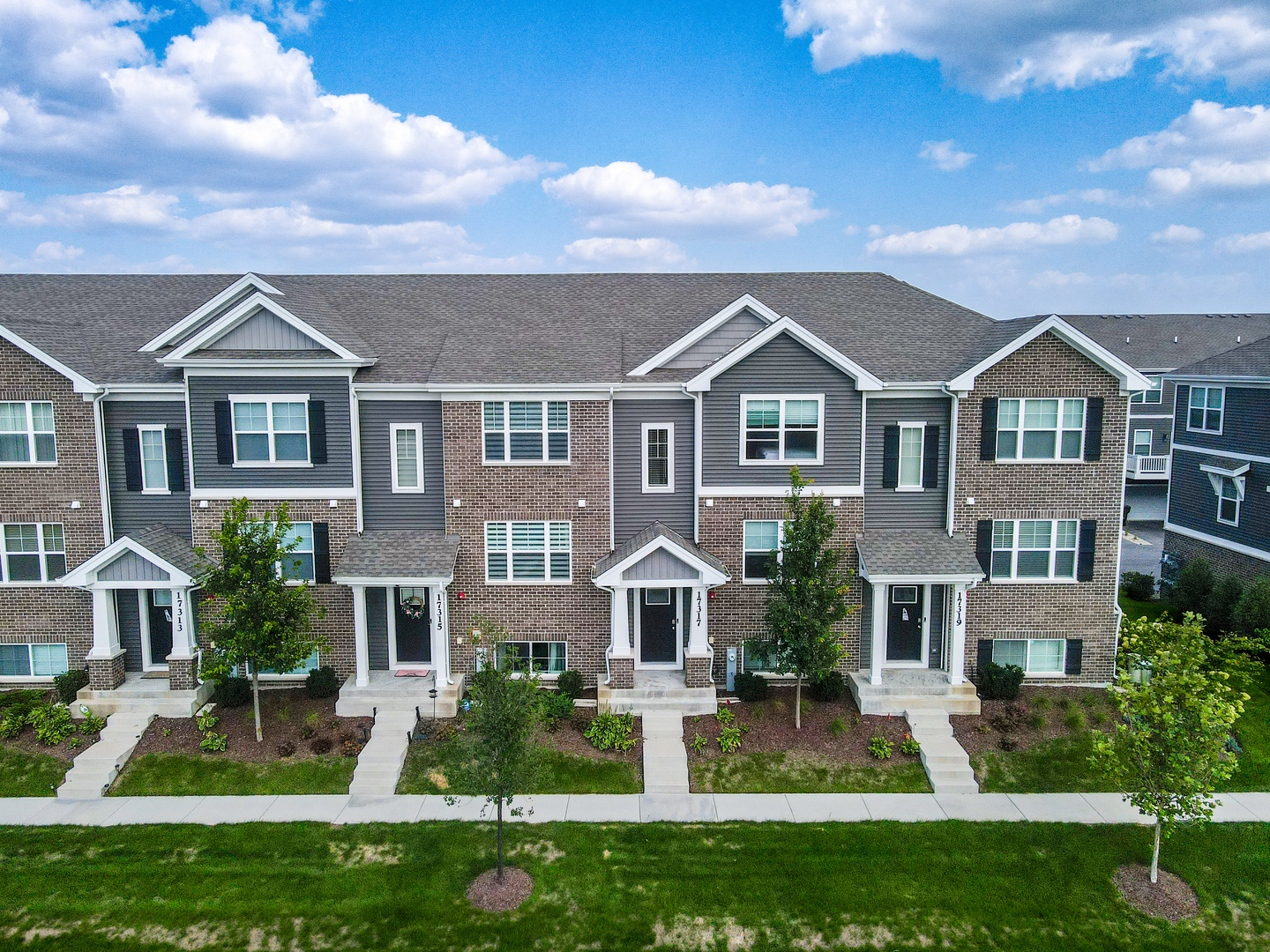 Photo of 17317 Roscommon Road, Tinley Park, IL 60477