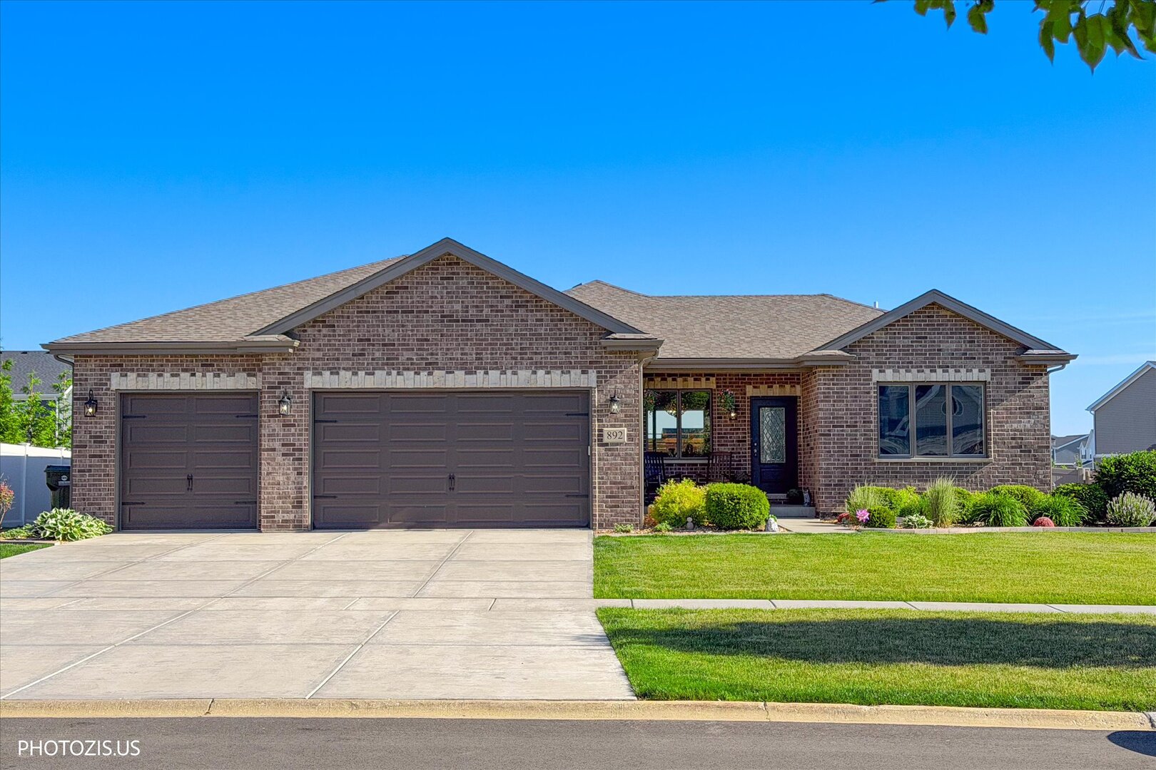 Photo of 892 W Woodlawn Road, New Lenox, IL 60451