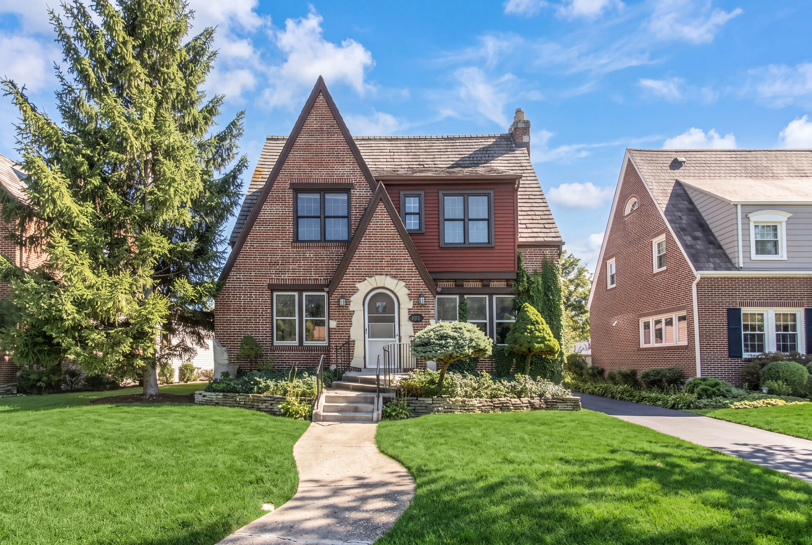 Photo of 221 East Avenue, Park Ridge, IL 60068