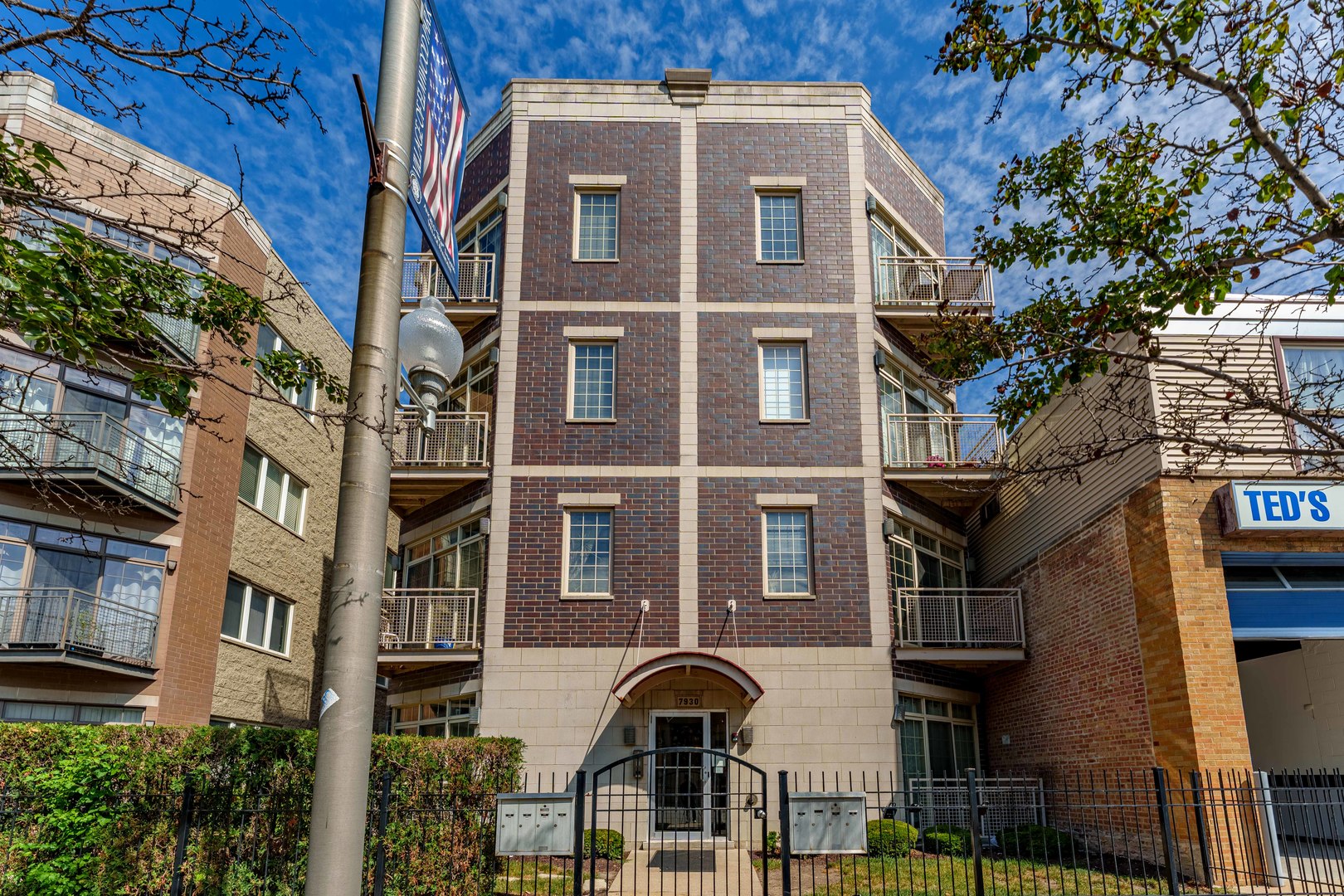 Photo of 7930 W Grand Avenue, Elmwood Park, IL 60707