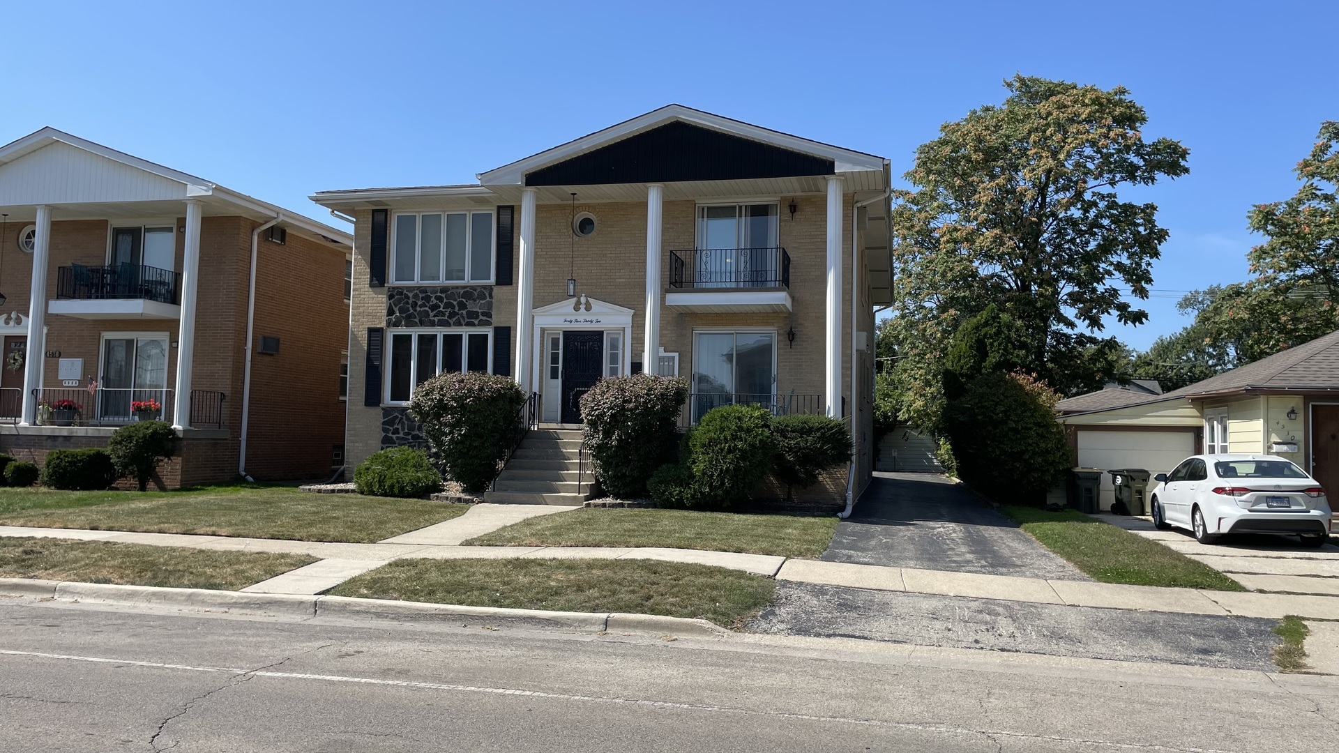 Photo of 4532 Maple Avenue, Brookfield, IL 60513