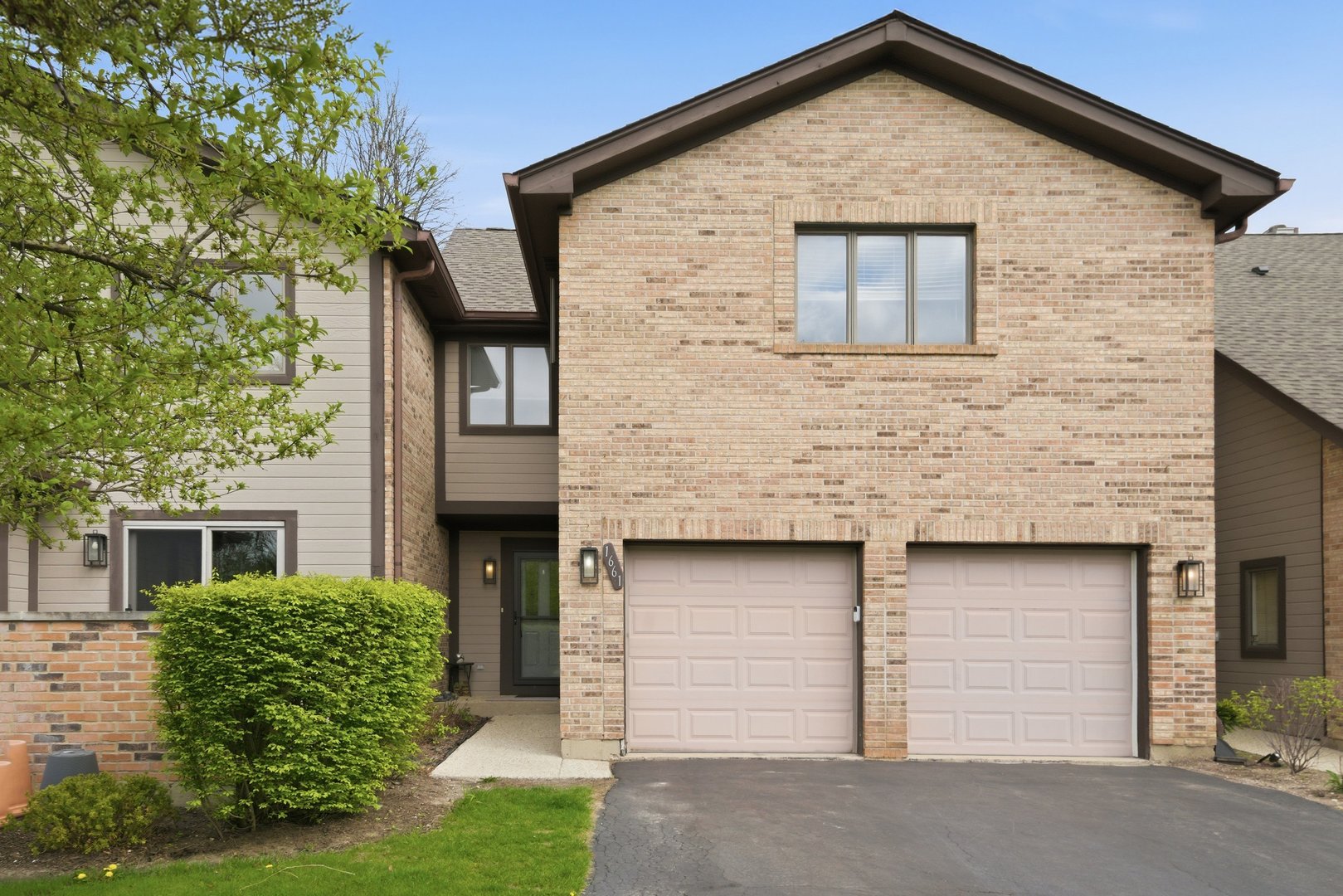 Photo of 1661 Carmel Court, Hoffman Estates, IL 60169