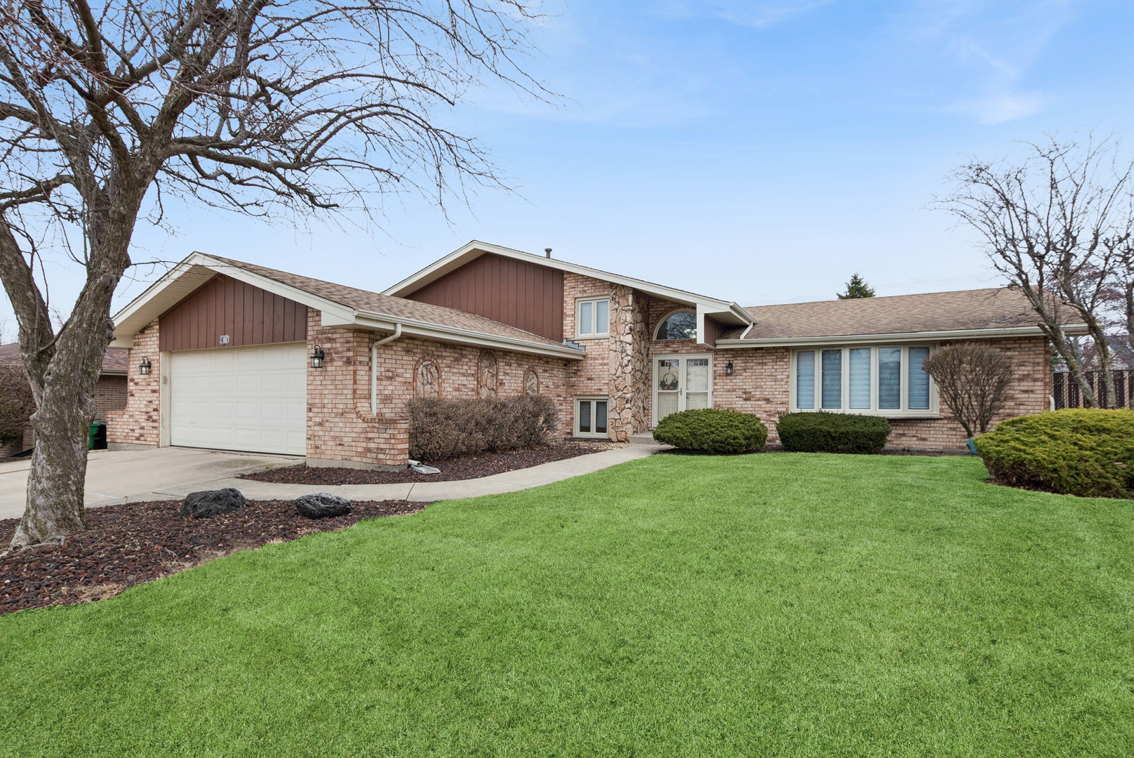 Photo of 17807 Linden Drive, Tinley Park, IL 60487