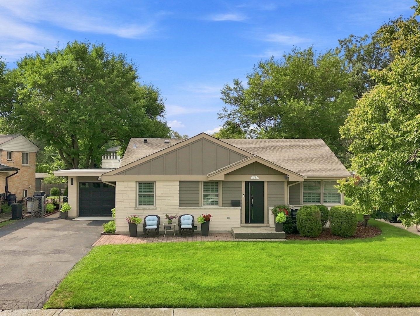Photo of 534 E PARK Avenue, Elmhurst, IL 60126