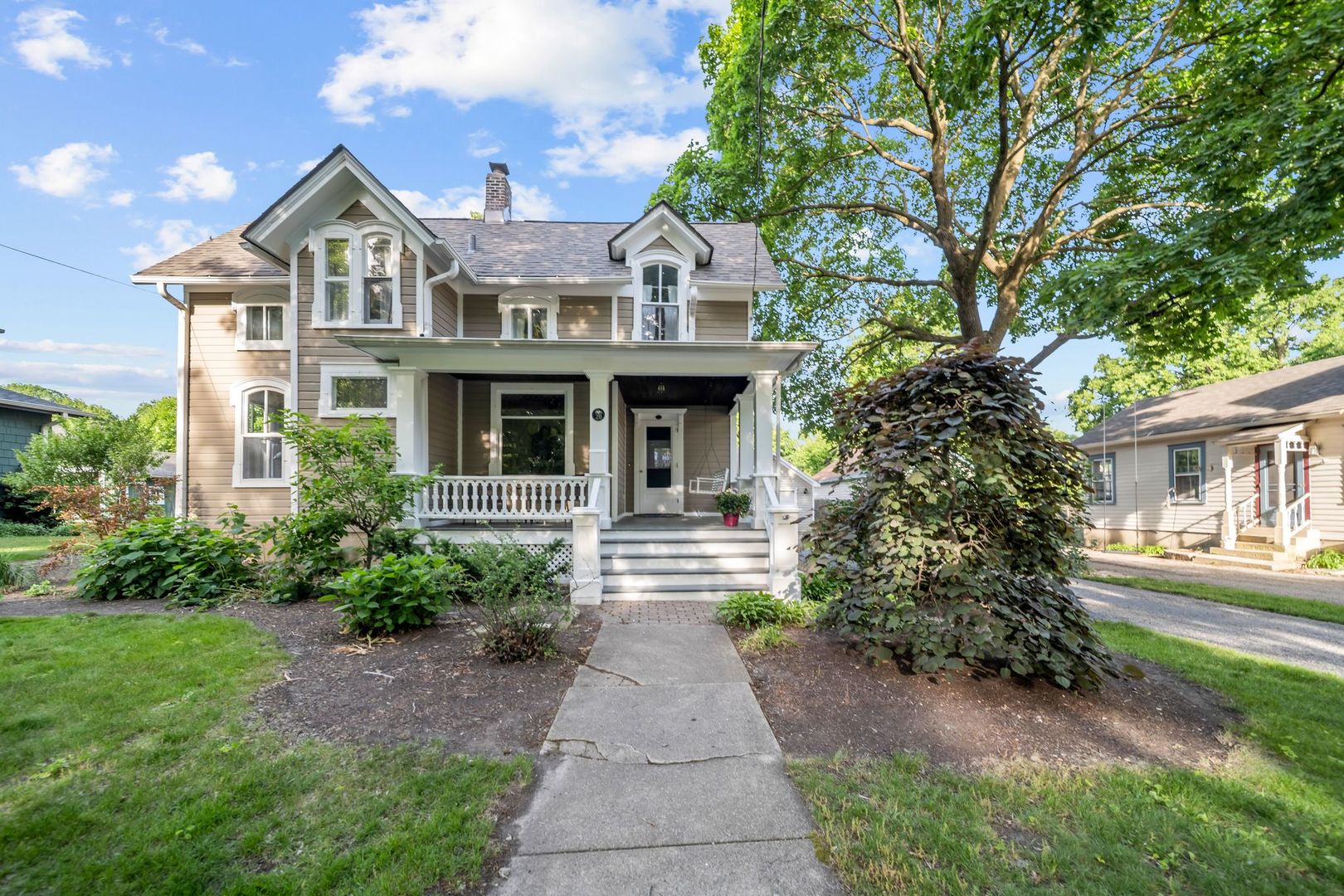 Photo of 20 S Jefferson Street, Batavia, IL 60510