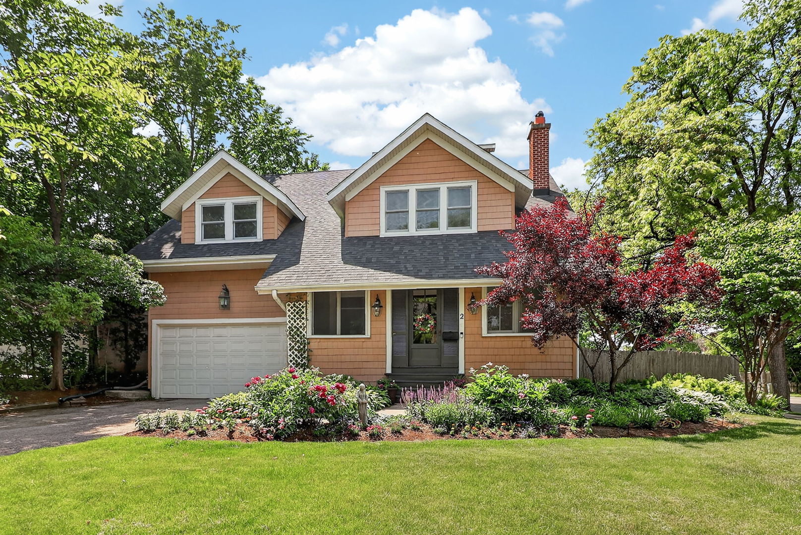 Photo of 2 S Stough Street, Hinsdale, IL 60521