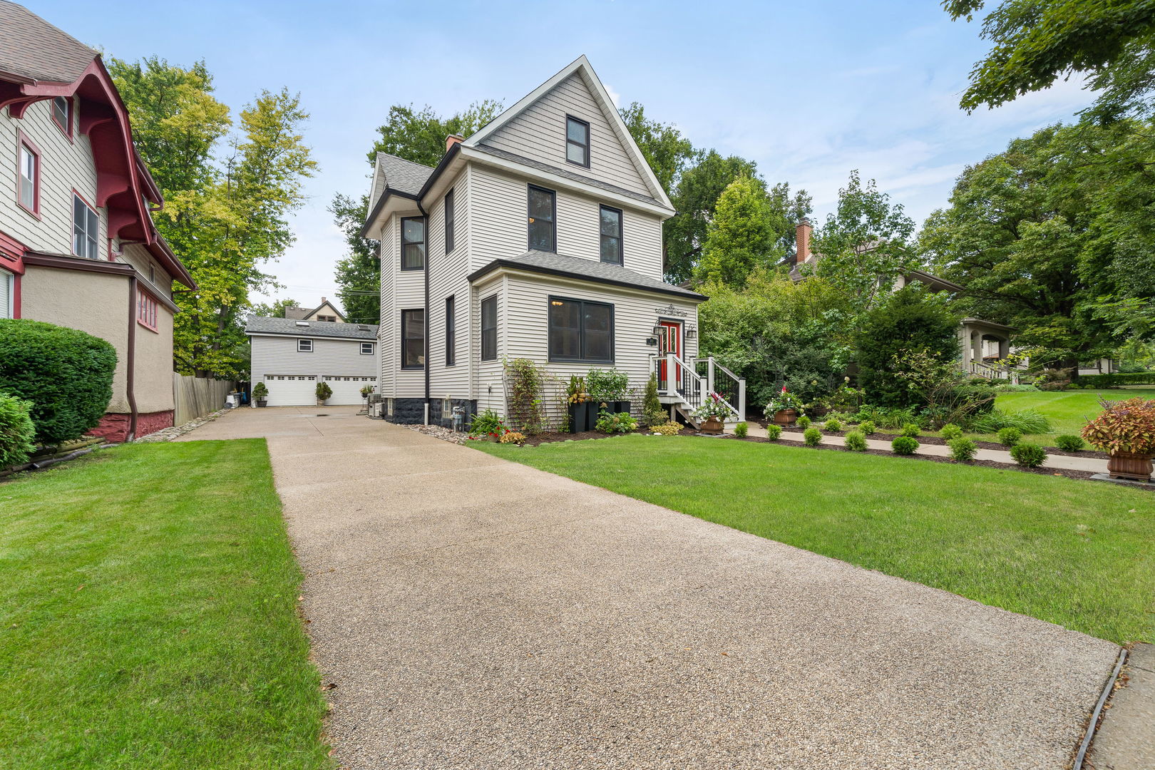 Photo of 210 8th Avenue, La Grange, IL 60525