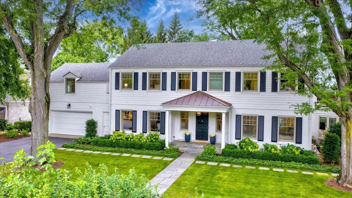 Photo of 431 Sheridan Road, Kenilworth, IL 60043