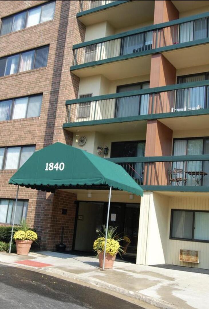 Photo of 1840 Huntington Boulevard, Hoffman Estates, IL 60169