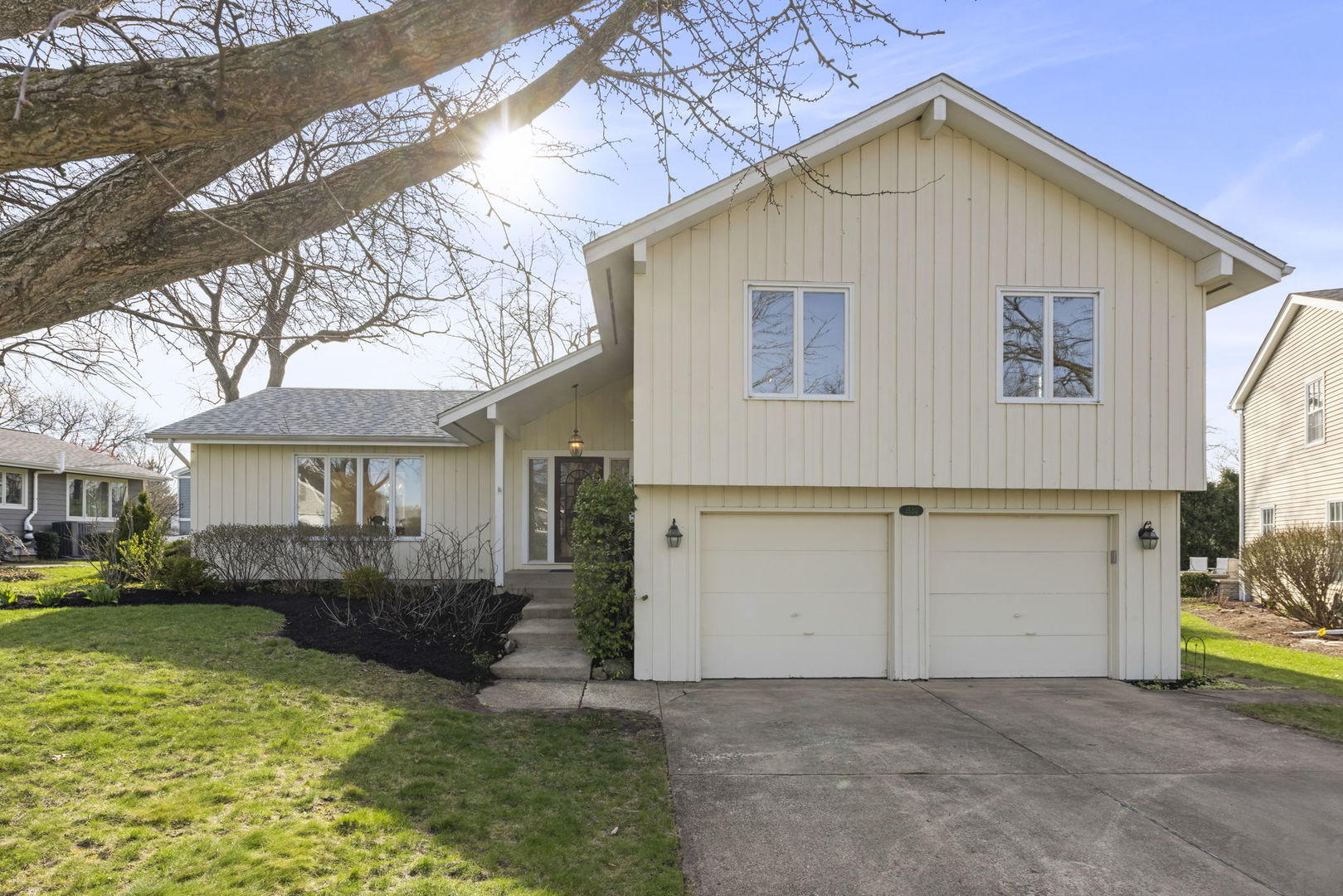 Photo of 1530 N Blanchard Court, Wheaton, IL 60187