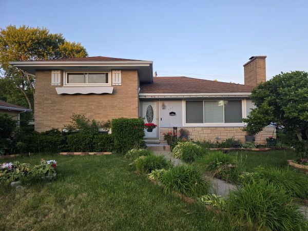 Photo of 2321 Walnut Street, Waukegan, IL 60087
