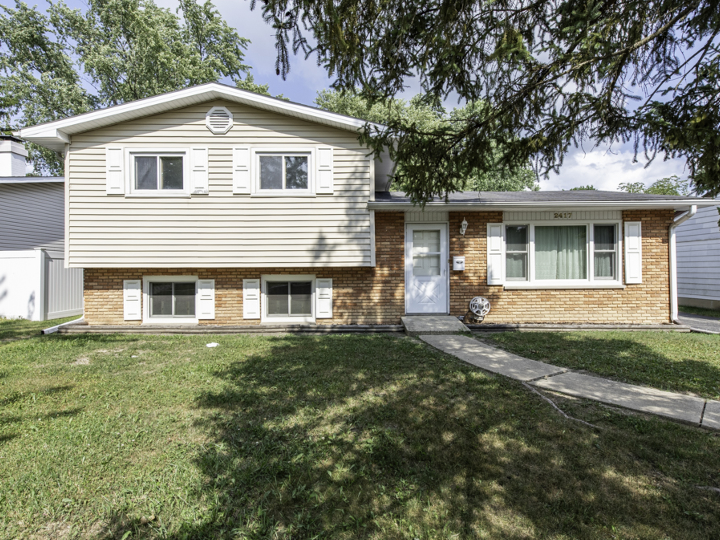 Photo of 2417 METROPOLITAN Avenue, Waukegan, IL 60087