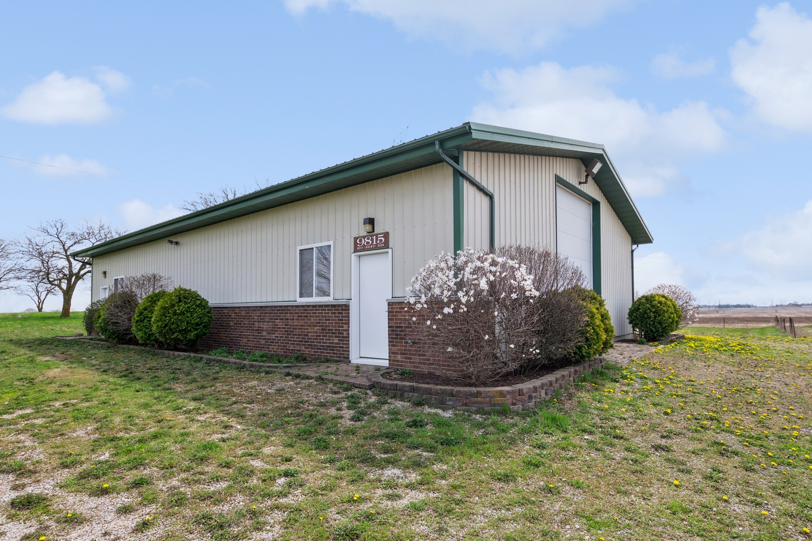 Photo of 9815 Laraway Road, Frankfort, IL 60423