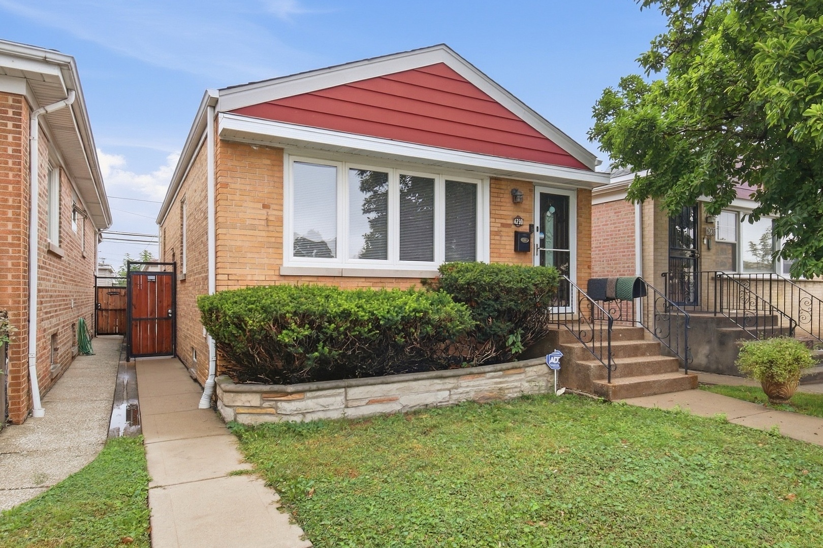 Photo of 6230 W Foster Avenue, Chicago, IL 60630