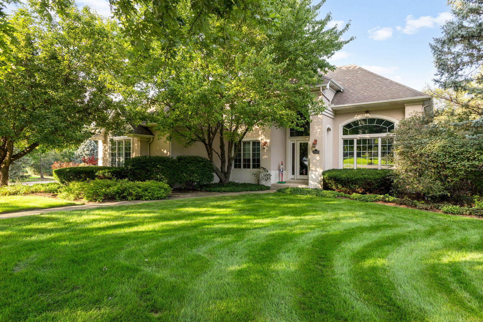 Photo of 38W590 Barb Hill Drive, St. Charles, IL 60175