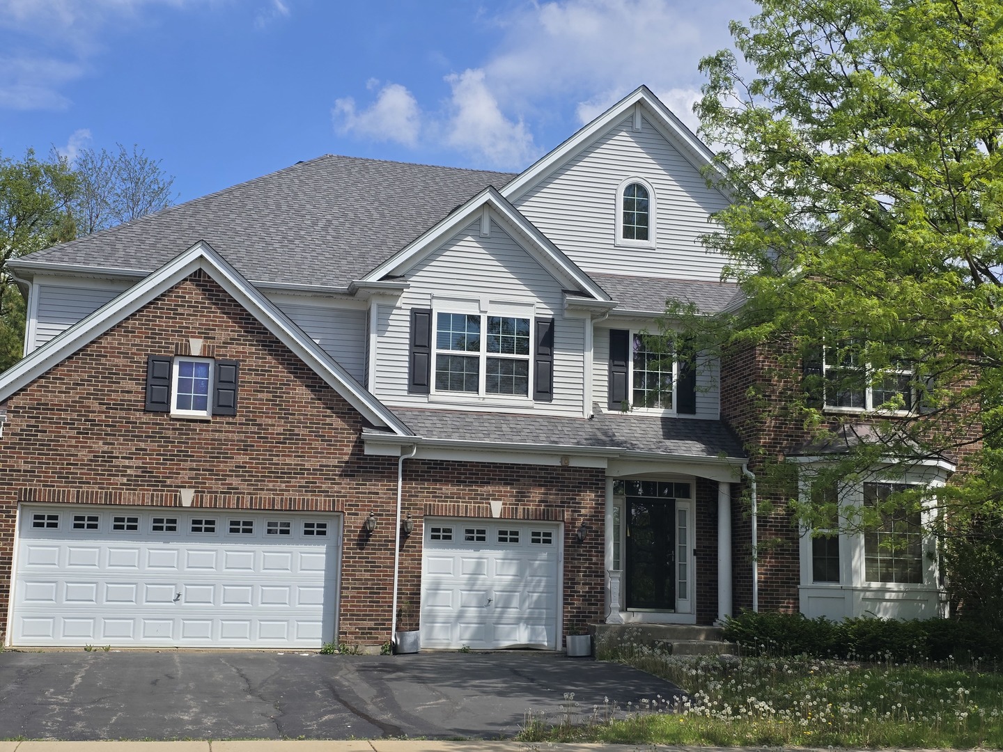Photo of 2221 Edgartown Lane, Hoffman Estates, IL 60192