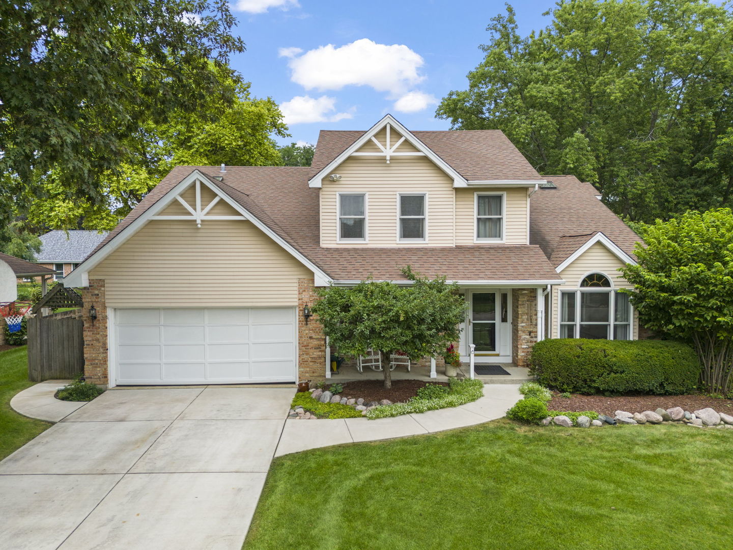 Photo of 2002 Middleton Drive, Wheaton, IL 60189