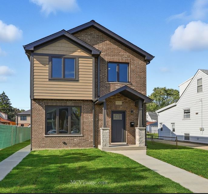 Photo of 9322 S Trumbull Avenue, Evergreen Park, IL 60805